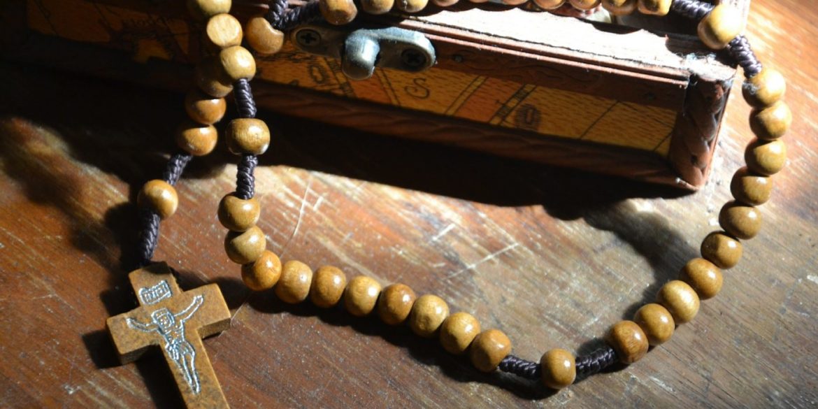 Október, a Rózsafüzér hónapja